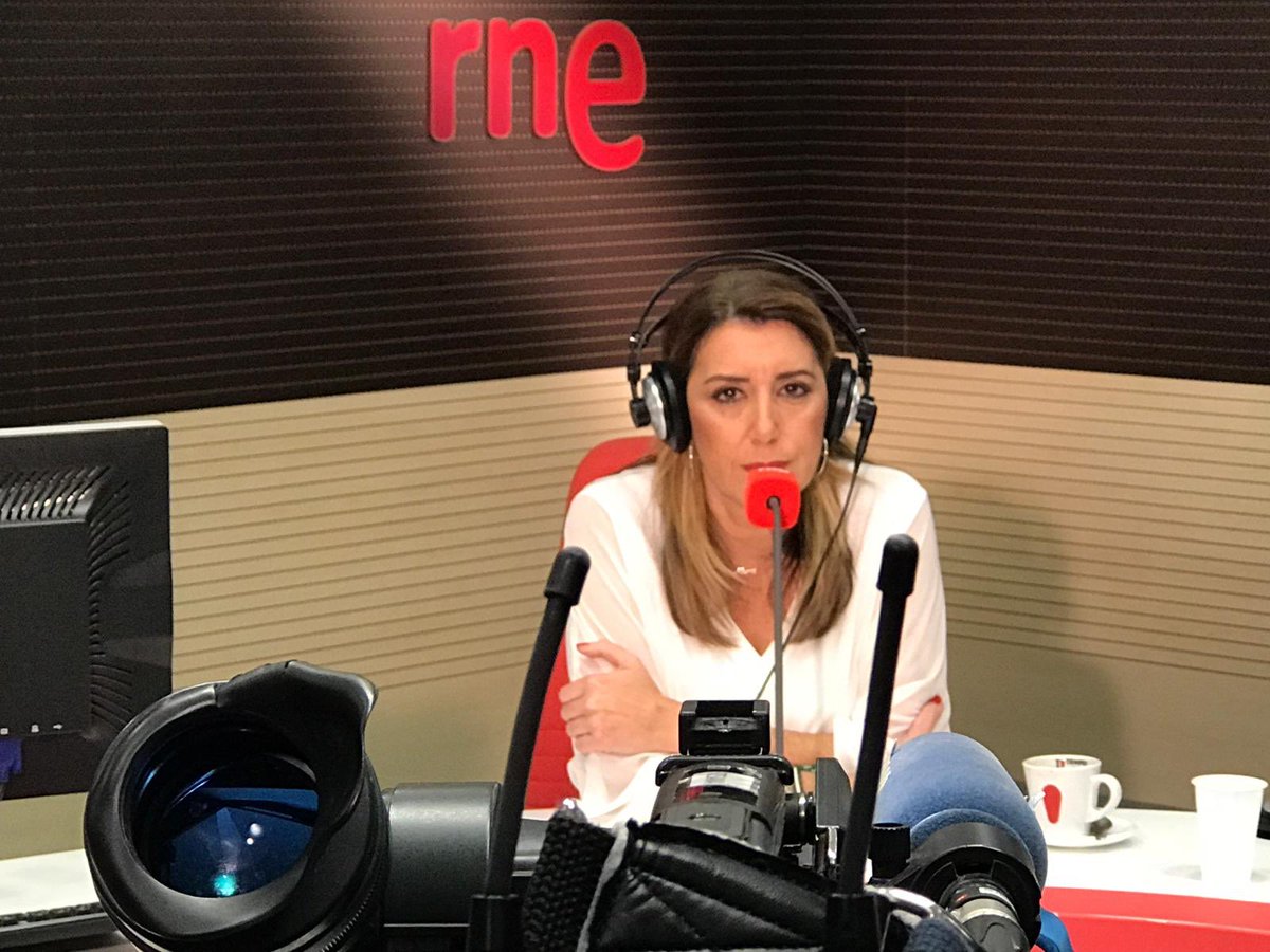psoedeandalucia's tweet photo. 🔴📻 @susanadiaz en @rne: “Europa tiene que mirar al sur, no podemos convertir el Mediterráneo en un mar de dolor. Hay que combatir el drama de la #inmigración en origen, con una respuesta compartida de autonomías y estados”

#MásAndalucía #SusanaDíazRNE https://t.co/oKWaNZg4Yk