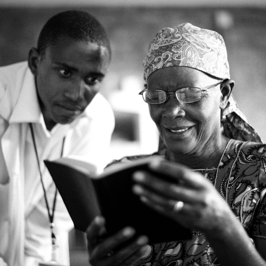 BloobloomLive's tweet photo. “A joy that's shared is a joy made double.” #GivingTuesday
Because we believe clear sight is a right, every purchase you make helps restore vision to people in need. One pair purchased = one pair donated. @VFANUK
#Bloobloom #pairforpair https://t.co/tkI3q9QqkE
