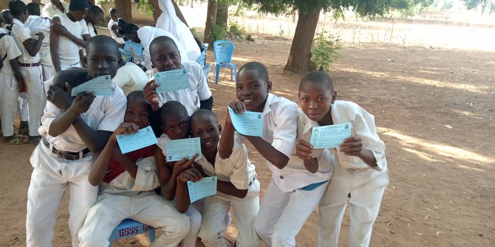 NphcdaNG's tweet photo. That’s how you pose when you’ve been vaccinated. We love the energy 😁. Shout out to Government science secondary school Gwadabawa, Sokoto state.
#SupportImmunization https://t.co/vPQrTsiV2v