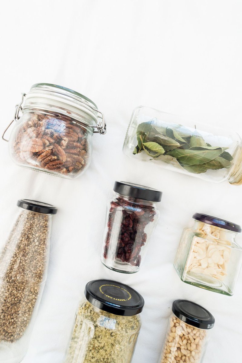 Don't throw away the glass jar after you and your roommates finish the last scoop of salsa! buff.ly/2TtqmLD (from: <a href="/ImSophieDavies/">Sophie</a>)

#minimalist #lowwaste