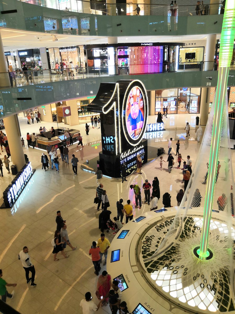 11DxB11's tweet photo. @TheDubaiMall  Please make my wish come true. Want this gold color iPhone XS Max 512GB #TDM10 #TDMwishes https://t.co/LEtnvXNQMV