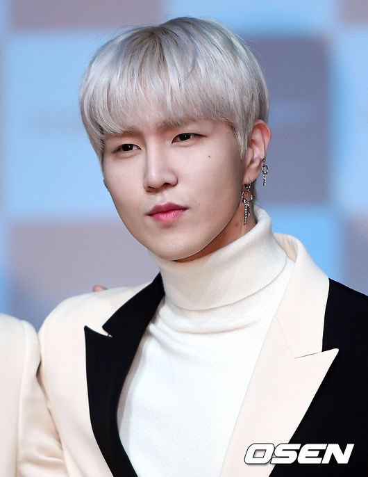 CrushOnVOISPER's tweet photo. 181120 Voisper 1st Full Album Wishes Showcase Photo Time
cr: OSEN
#보이스퍼 #VOISPER #Goodbye_to_Goodbye #Wishes #김강산 #Kangsan #정대광 #Daegwang https://t.co/zSmHOC4biN