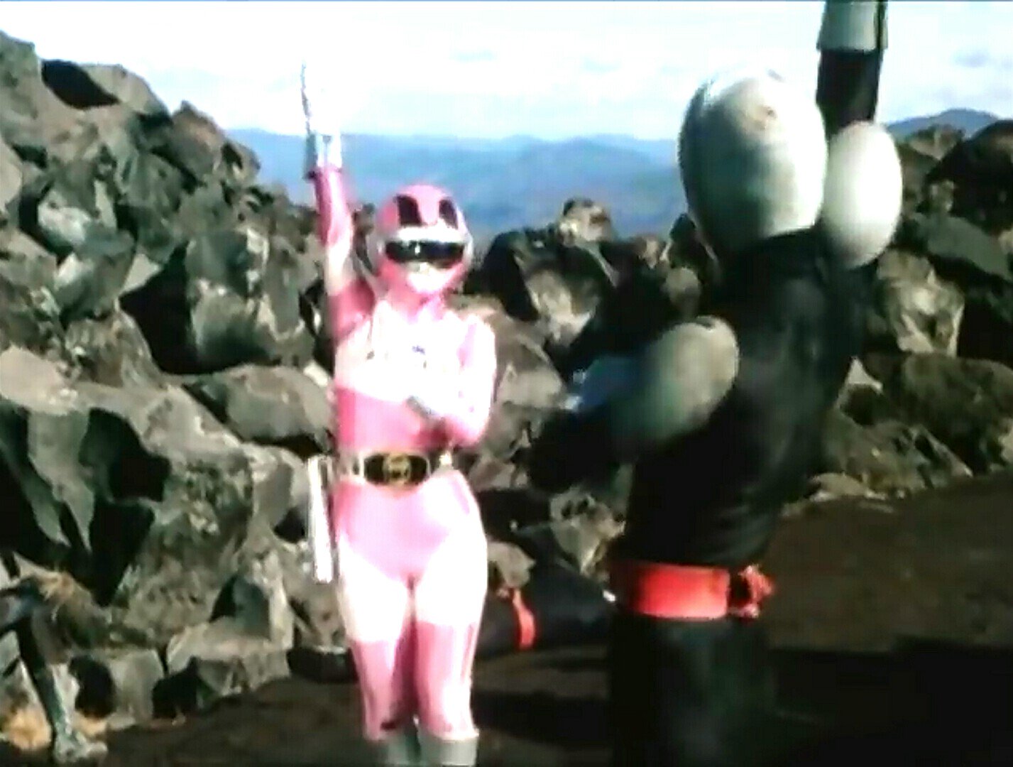 ヨッシー على تويتر 超電子バイオマン 第50話より この時 ピンクファイブが牧野美千子さんで 向かい合ってるメカクローンが竹田道弘さんだったそう 超電子バイオマン バイオマン 牧野美千子 竹田道弘