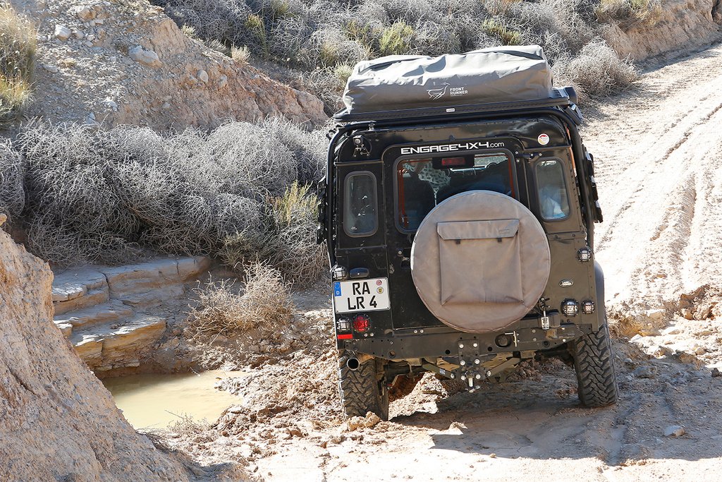 4ward4x4's tweet photo. #ENGAGE4X4Defender #4ward4x4Equipment #OffRoadEquipment #4x4Ausrüstung #4x4Entwicklung #Windenstoßstangen #4WARD4X4 #ENGAGE4X4 #4X4 #offroad #landrover #landroverdefender110 #landroverdefender110 #overlanding #4x4travel #offroading #DEFENDER110 #adventure https://t.co/CxOp29JoT5