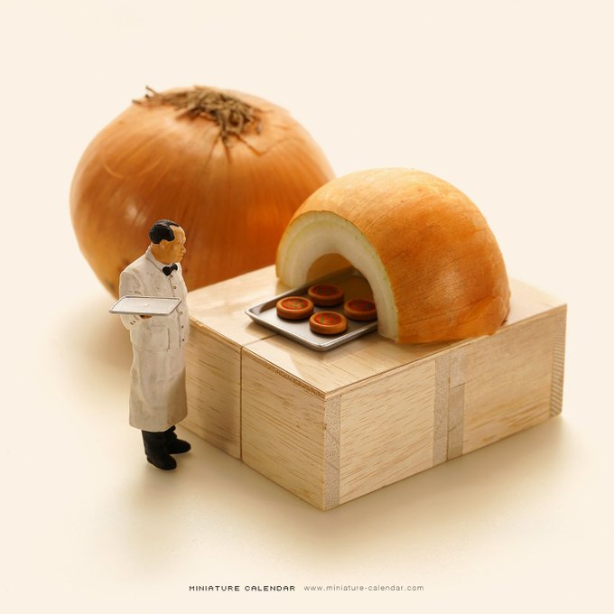 「bread holding」 illustration images(Oldest)