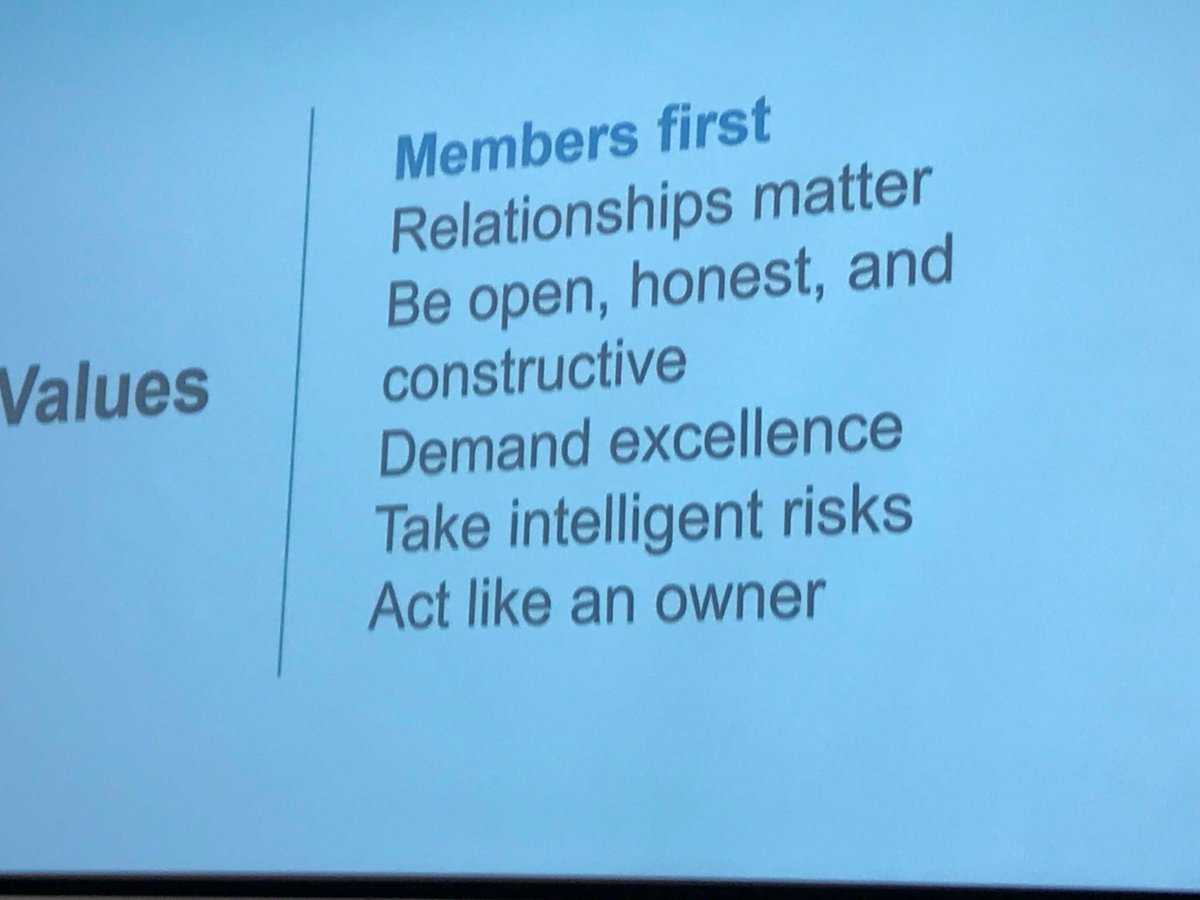 LouiseRobertson's tweet image. #FutureData2018 ⁦⁦@LinkedIn⁩ loving their internal dashboard Merlin awesome custom made business reviews- pulls out PowerPoint 80% complete