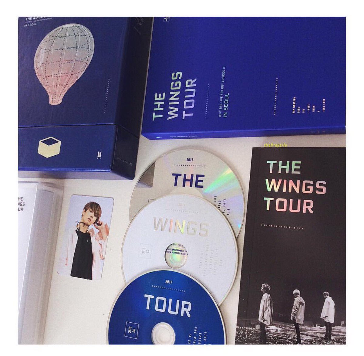 fleurdejin's tweet photo. [WTS] BTS The Wings Tour DVD

includes: outcase,3 dvd+case, photobook,poster&amp;Jungkook Photocard

IDR.650K

100% in good condition
Shopee by request
📍INA only
💌Line: Shafiraysifa or IG : shafiraysifa
#wts #wtskpop #wanttosell #wtsbts  #wtsindonesia @INAKpopTrade @KpopSellingINA https://t.co/ro5h58LtiO