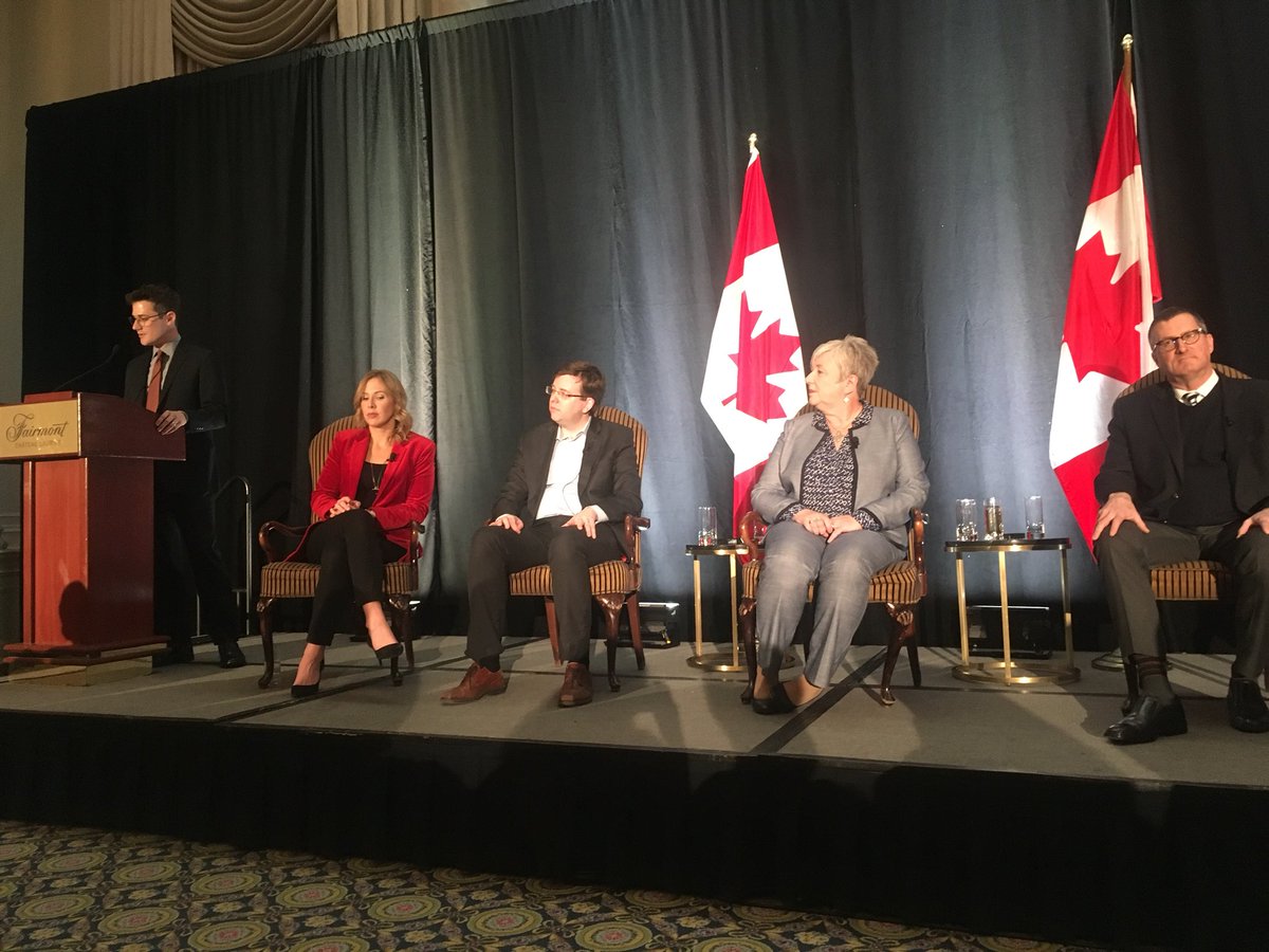 warren_emilie's tweet image. Democratic countries really need to work together on the issue of cyber security and disinformation, as we have opponents like Russia, Iran &amp;amp; China know they can create a lot of chaos and dissent with only little money, says @fenhampson at #Datapanel by @thePANELonline