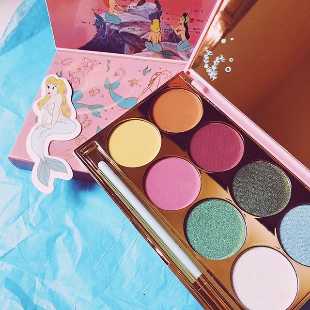 BesameCosmetics's tweet photo. It's #MermaidMonday! How are you wearing your Treasures of the Lagoon shadow palette today? photo @MissEmmaDee #PeterPanMermaids #Besame1953 #MermaidLagoon #DisneyMakeup https://t.co/EiBIDtBwiv