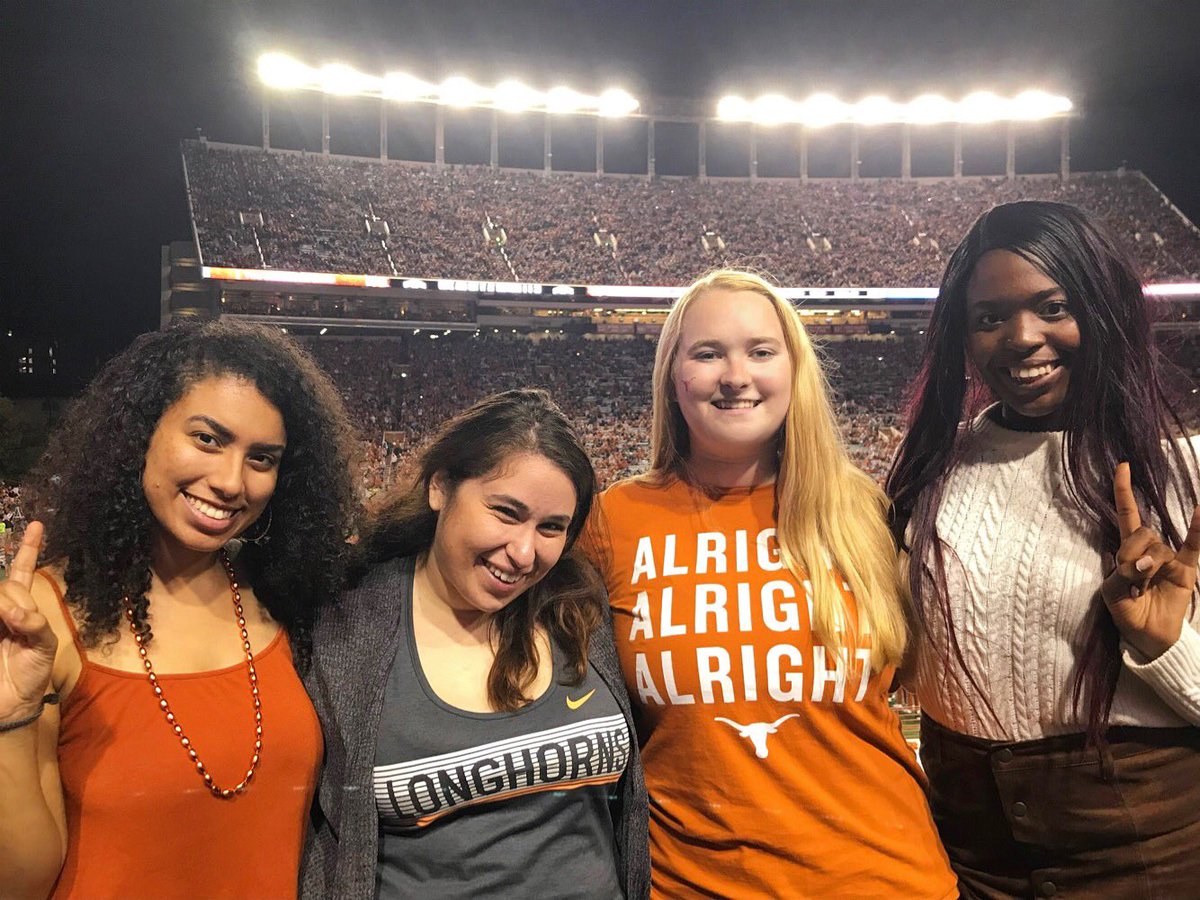 Texas_Angels's tweet photo. Our seniors take on their last game of the season! Hook ‘em forever! 🤘🧡 #longhorns #txangels https://t.co/WGHKlbeJIM