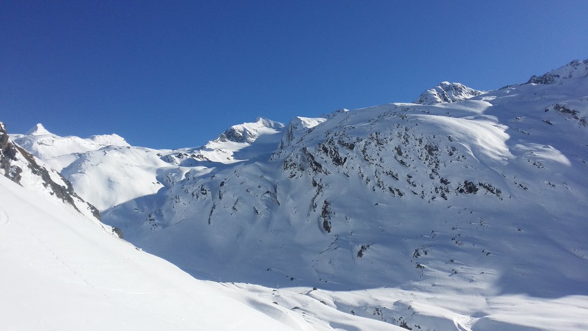Nouvelles du Prariond le 14 novembre: c'est déjà bien blanc et skiable. Attention: pas de refuge!