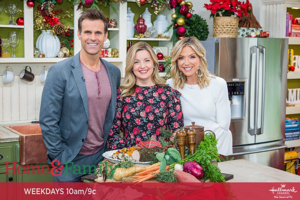 HomeandFamilyTV's tweet image. Need a delicious main course for your holiday table? @ChefDPhillips is having some fun in our kitchen serving up something very special! Join us in the kitchen TOMORROW at 10am/9c on @hallmarkchannel.