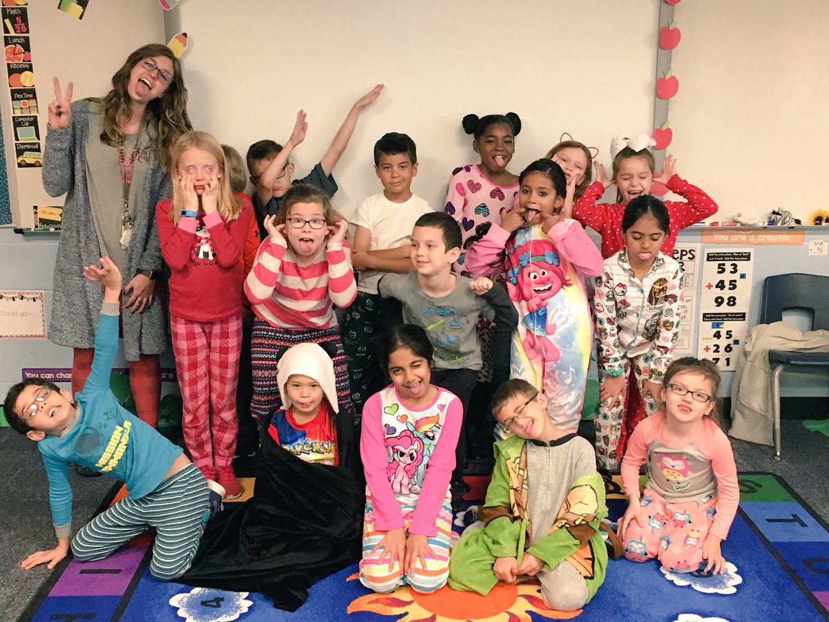 Spirit day <a href="/HRTJaguars/">Heartland Elementary</a>! I don’t know who enjoyed wearing the pjs more, me or the students 🙋🏼‍♀️ #pjday #spiritday #staycozy