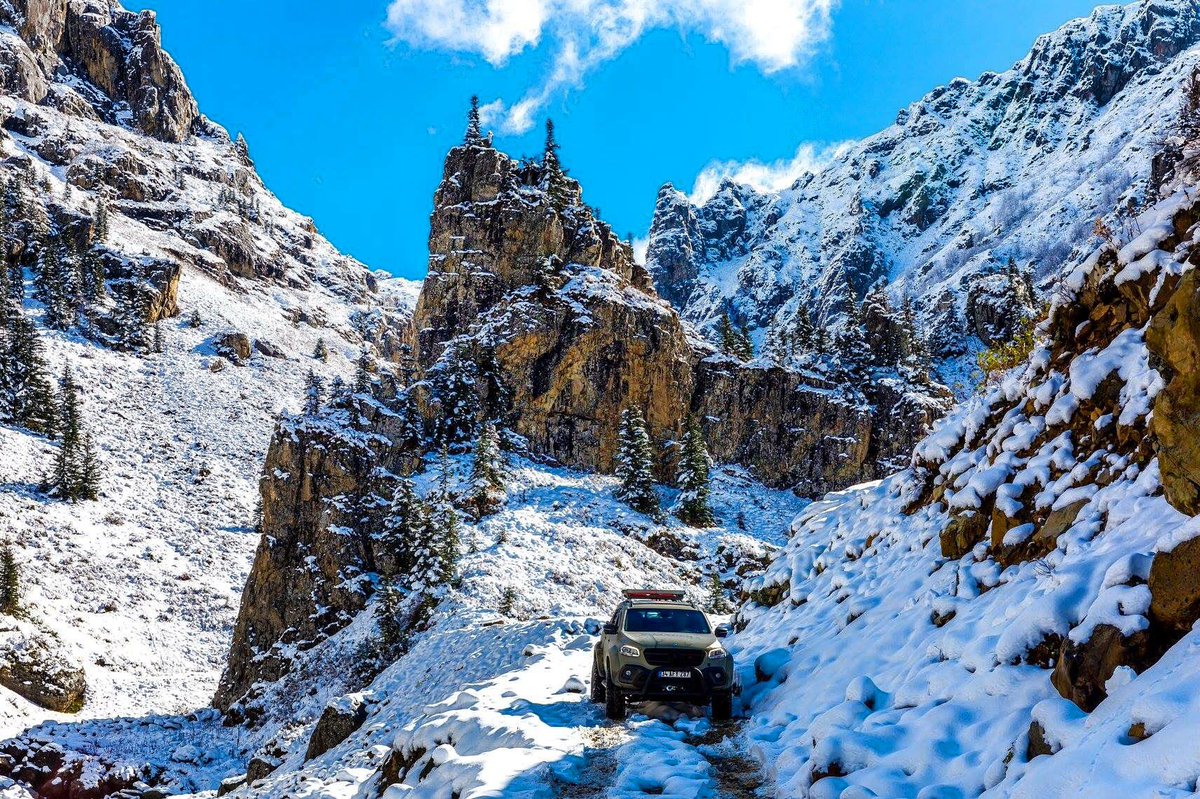 RumBat's tweet photo. The best journeys aren’t measured in miles... But maybe on altitudes!.. :-) #Xmacera
https://t.co/hRRY2jyYOS
@MercedesTurkiye @MercedesBenz @Daimler
#türününxörneği #sınırlarınınötesinegeç #overland #offroad #drive #4x4 #4matic #truck #xtraclass #pickup #xklasse #strong #king https://t.co/KicxrfOuhg