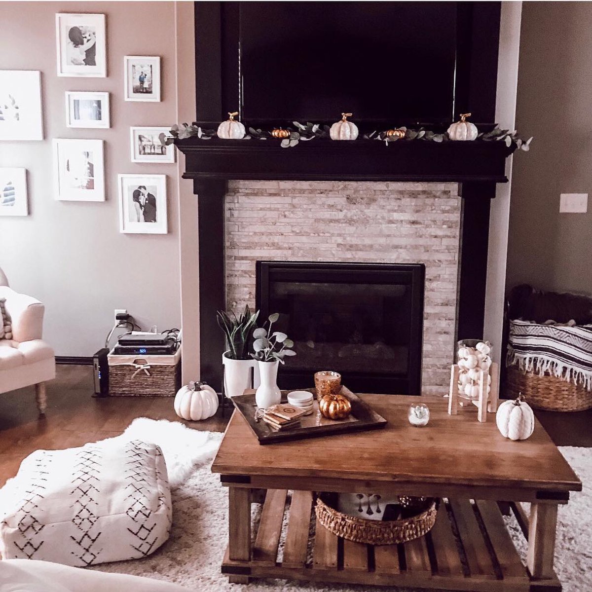 LocalLegacyICT's tweet image. Winter is coming. We need this cozy fireplace by Fisher Lumber! They also offer lumber, cabinets, moulding &amp;amp; countertops!
📷: @kcstyletrio