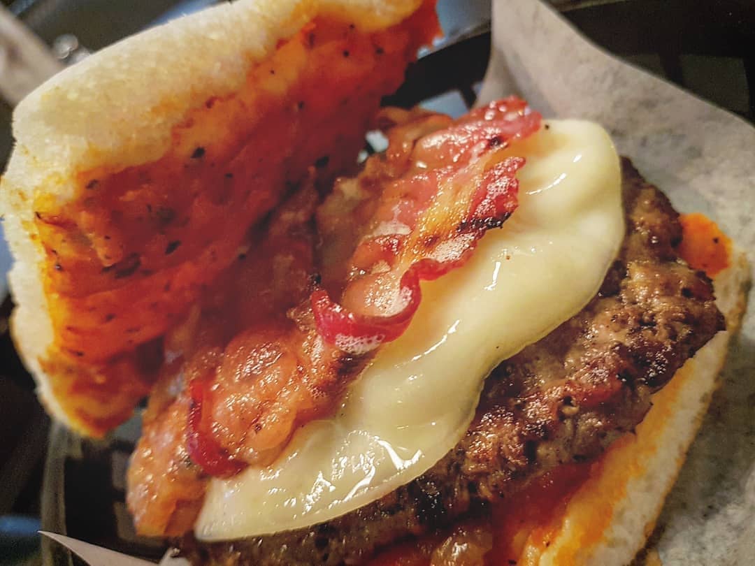 RPMoran's tweet image. The Burnt Tongue's Roma Burger should be to Hamilton what Cheesesteaks are to Philly. 

@Theburnttongue @romabakery 
#hamont @novemburger #romaburger