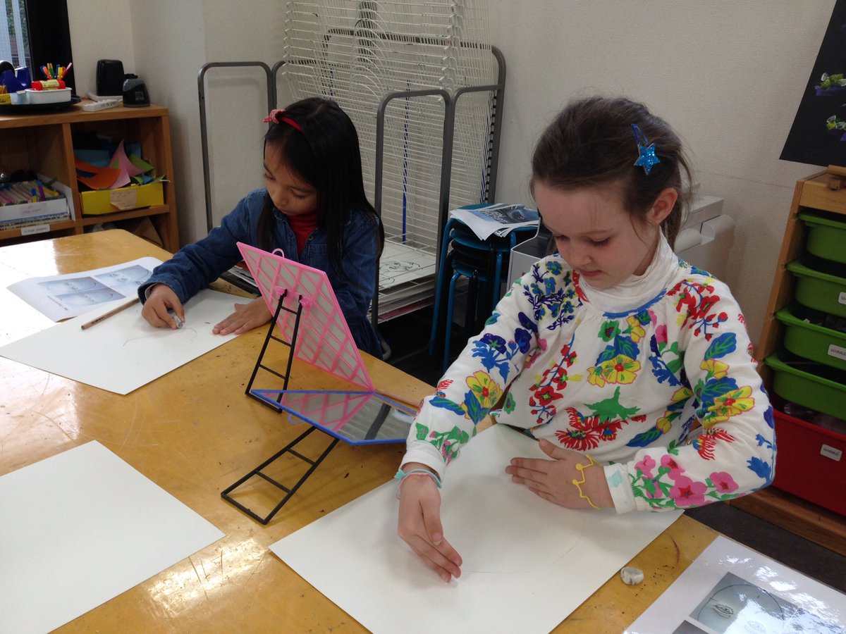 MSTokyoArt's tweet photo. Working on proportions for our self-portraits. How big should the head be?  One creative student found his own method and simply traced it! #MSTart #MSTfollowthechild #MSTimagination https://t.co/99vx9zms2m