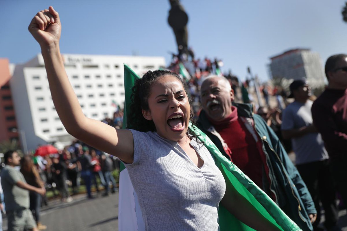 7 out of 10 Mexicans polled have negative view caravan invaders