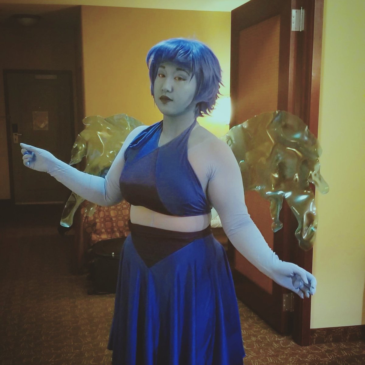 sakurasunsetcos's tweet image. Here's a pic from Friday of #daishocon2018. I got back from Daisho Con yesterday but I'm taking the week to recover so no cosplay progress. BUT I am over on twitch editing some photos! See you there!!!!
#cosplay #stevenuniverse #lapislazulisu #stevenuniversecosplay