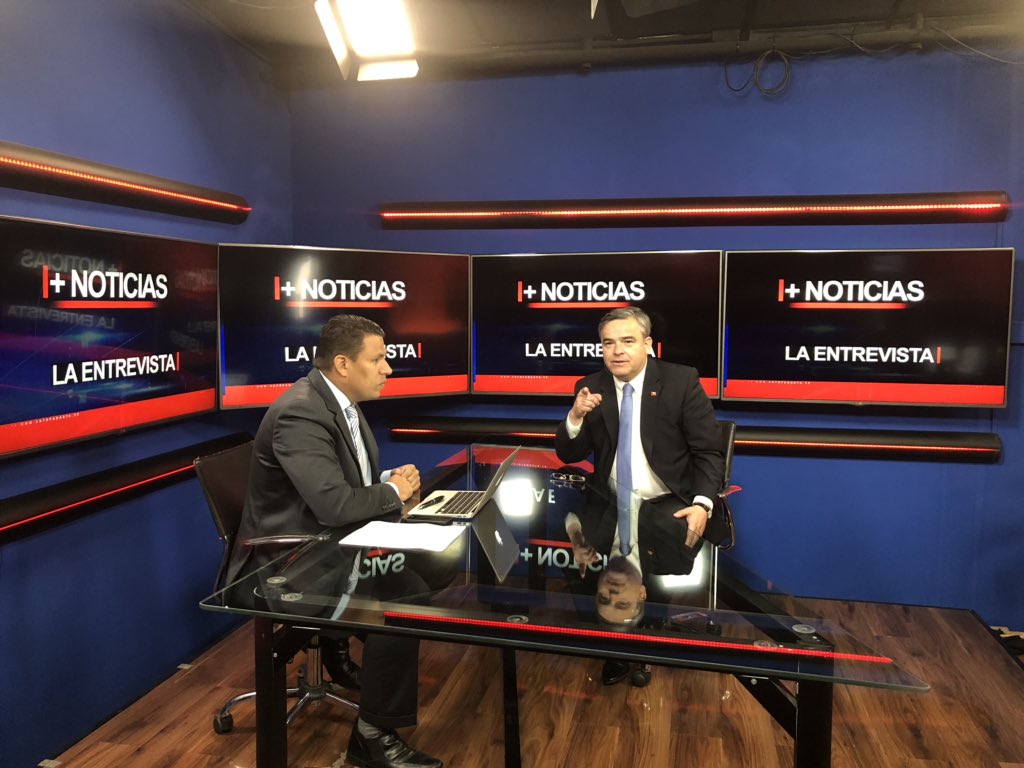 En “La Entrevista” de <a href="/AntofagastaTV/">Antofagasta TV</a> José Palma director de la DEG del <a href="/Mineduc/">Ministerio de Educación</a> se refiere a programas de fortalecimiento de la calidad de Educación, principalmente al #LeoPrimero que tiene por objetivo lograr que los niños lean comprensivamente en 1ro. Básico. #CalidadParaTodos
