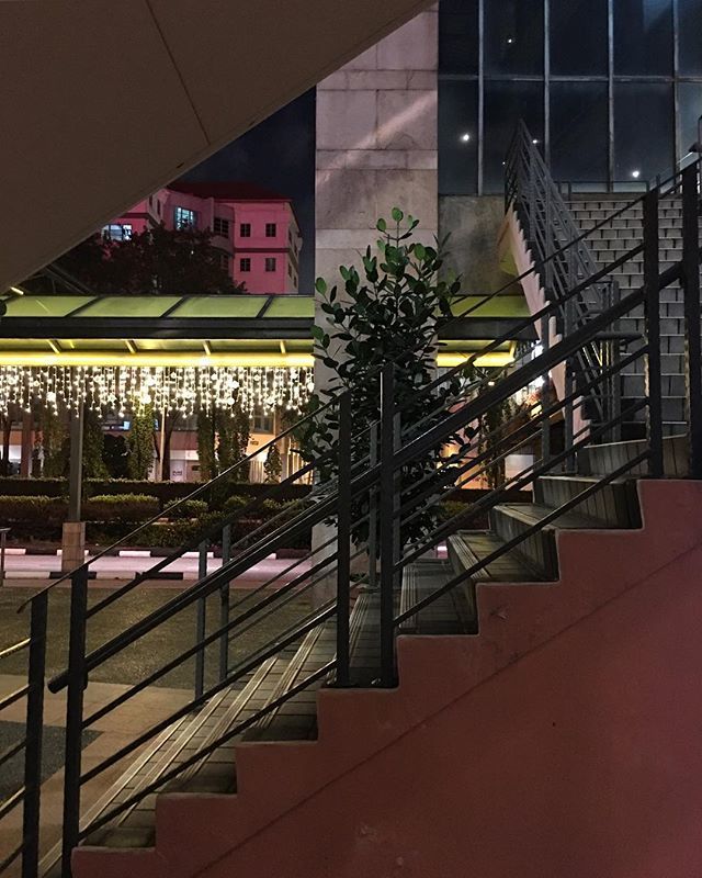 adelinabarphe's tweet photo. Fragments between night and day.... #fragments #earlybird #businesslife #keepwalking #urbanstyle #singapore #journeys #traveling
________________________________________
#hospitality #strategy #innovation #branding #concepts #startups #businessdevelopme… https://t.co/N5hmzVZP47 https://t.co/0W20TgjR7o