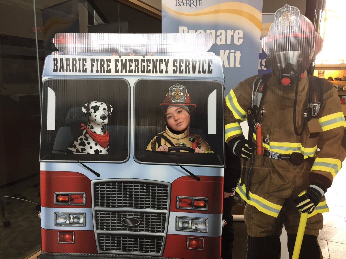 Stop, drop and roll! Thanks Barrie Fire Station!  Just another fun stop on the “Student Success Amazing Race”
@eSSTteam 
<a href="/Barrie_Fire/">Barrie Fire</a>