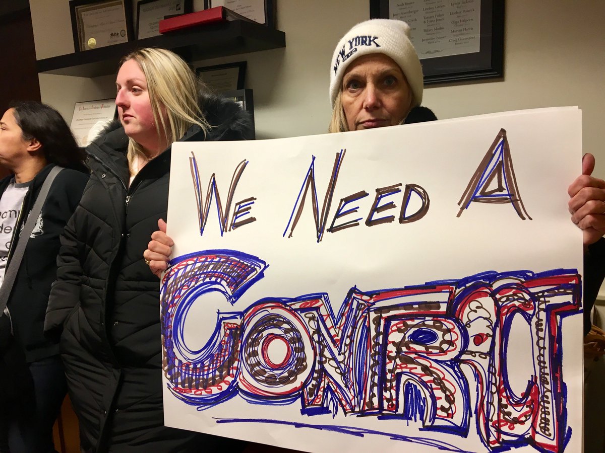 JFrancisTV's tweet photo. TEACHER STRIKE?
Champaign Unit 4 teachers say they won't back down, what this could mean for students... coming up on @foxillinois at Nine! https://t.co/DTi9pJyZ3y