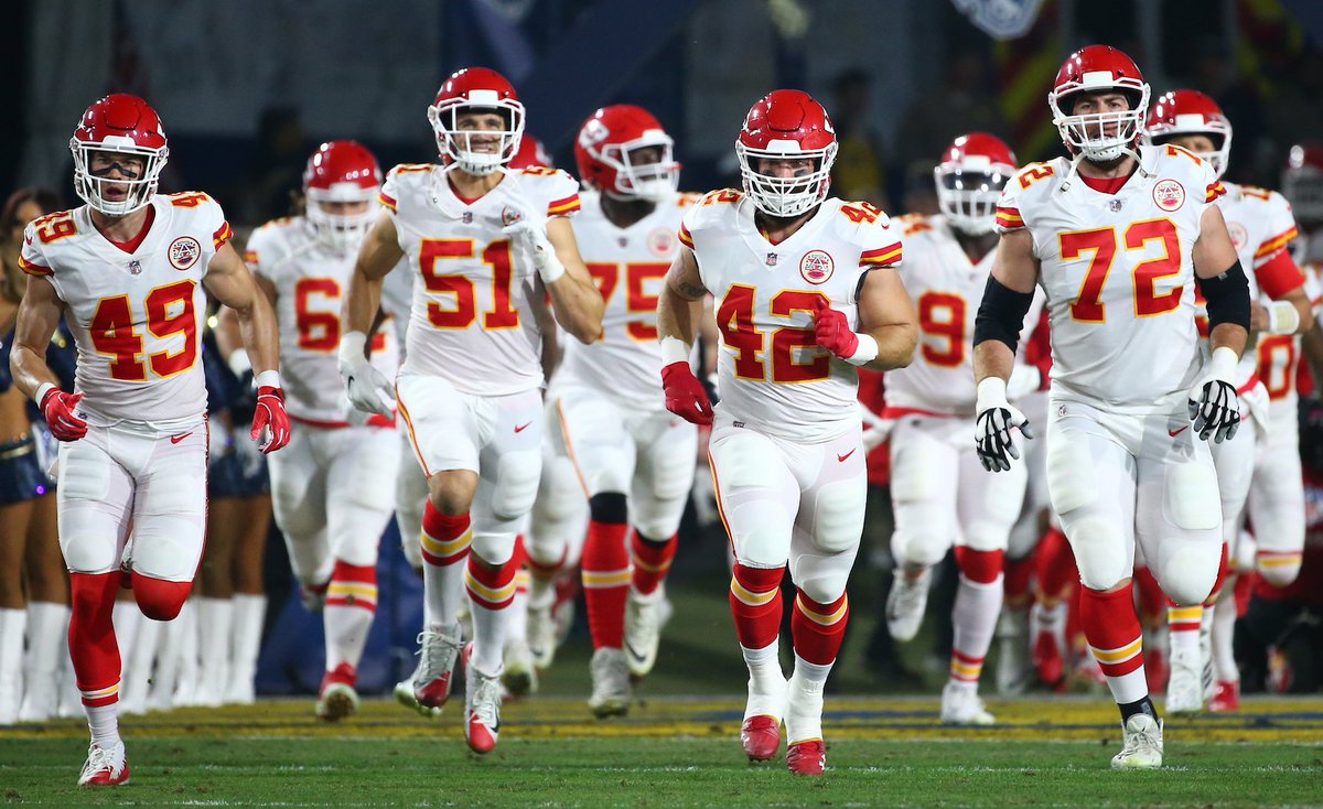 Chiefs's tweet image. 9-2 heading into the bye.

#ChiefsKingdom