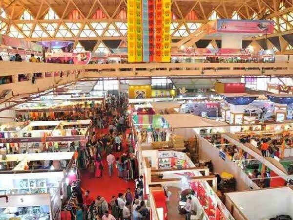 #indiainternationtradefair was inaugurated by politicians that prioritise trade instead of the health of Delhi’s citizens. #pragatimaidan has broken several environmental laws while destroying our environment. #boycott #iitf2018 or keep shopping, the power is yours! #airpollution