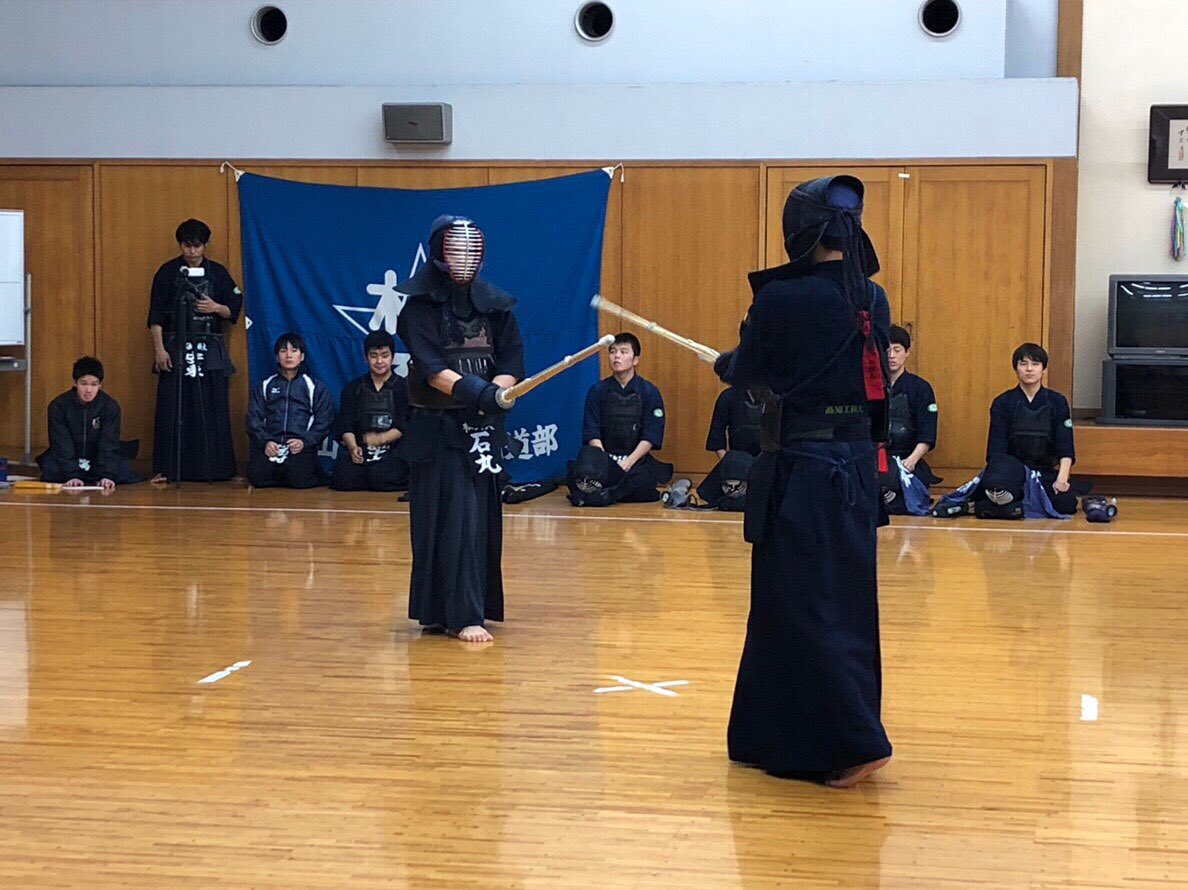 MatsuyamaUKendo's tweet photo. 11月18日に愛媛綜合警備保障株式会社様と高知工科大学様にご来校いただき、練習試合と稽古会を行いました。新人戦前に各々の克服すべき課題が明確となり、とても有意義な一日となりました。愛媛綜合警備保障株式会社様、高知工科大学様、誠に有難うございました。 https://t.co/4mRJL0rI0U
