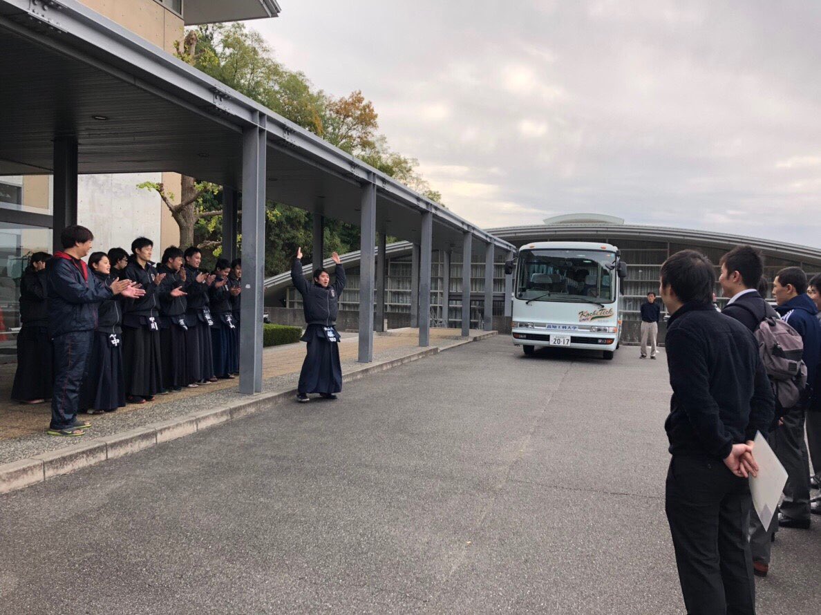 MatsuyamaUKendo's tweet photo. 11月18日に愛媛綜合警備保障株式会社様と高知工科大学様にご来校いただき、練習試合と稽古会を行いました。新人戦前に各々の克服すべき課題が明確となり、とても有意義な一日となりました。愛媛綜合警備保障株式会社様、高知工科大学様、誠に有難うございました。 https://t.co/4mRJL0rI0U