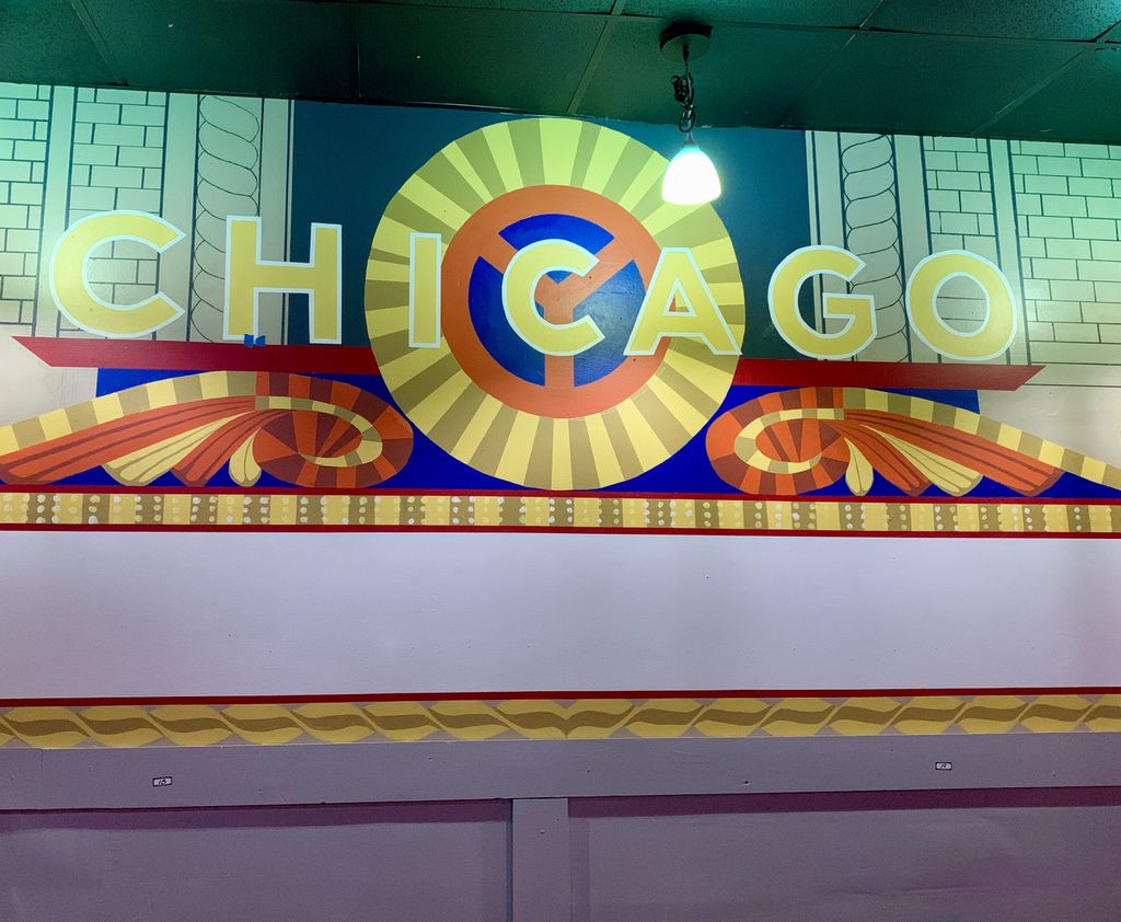 chicagoibp's tweet photo. Any guesses of what this mural is from 😉😉 

#houstonart #houston #chicago #paint #artist #artist https://t.co/k8lJN0YbEl