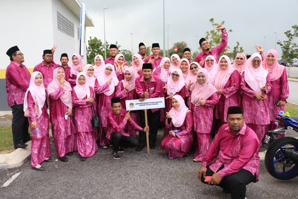 jpnm_penang's tweet photo. Salam Maulidur Rasul 1440H dari kontijen JPN Pulau Pinang.
@jpnm_official 
@kpjpnm 
@chedetofficial https://t.co/6hvjxNqVra