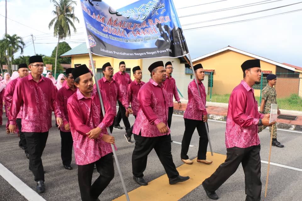 jpnm_penang's tweet photo. Salam Maulidur Rasul 1440H dari kontijen JPN Pulau Pinang.
@jpnm_official 
@kpjpnm 
@chedetofficial https://t.co/6hvjxNqVra