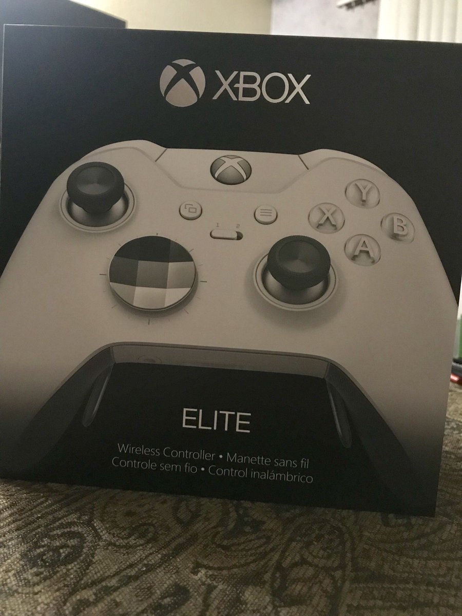 ArtychFPS's tweet photo. My Christmas gifts from @AKAngel573. Yes, my wife is better than yours. Send complaints to my email.
#ImTheRealWinner #TrophyWife https://t.co/lenA45r9cG
