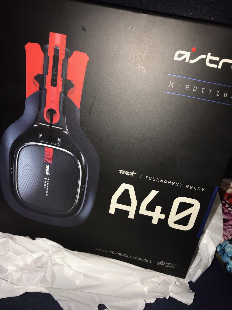 ArtychFPS's tweet photo. My Christmas gifts from @AKAngel573. Yes, my wife is better than yours. Send complaints to my email.
#ImTheRealWinner #TrophyWife https://t.co/lenA45r9cG