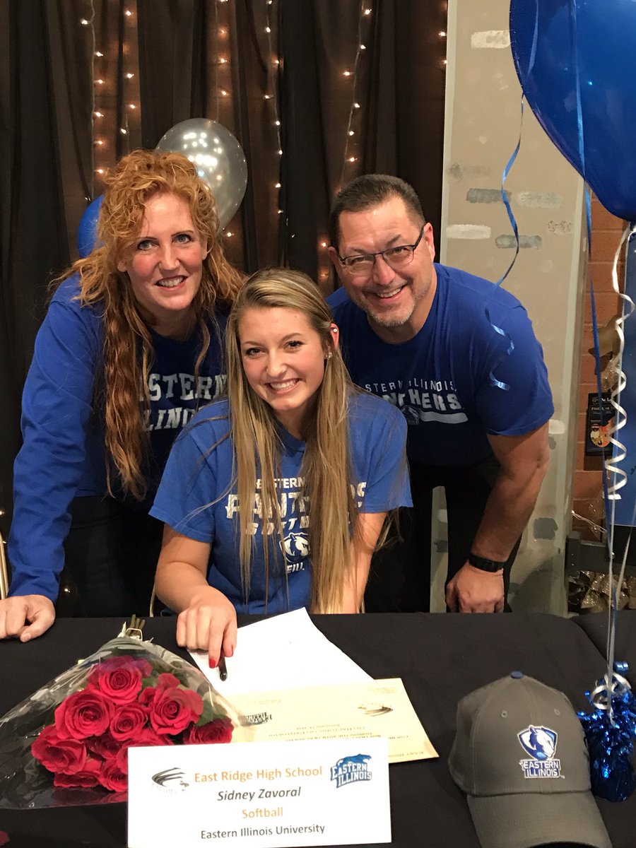 SidneyZavoral21's tweet photo. I had a goal, and I worked my butt off to achieve it, but it was well worth it. I am finally officially a Panther💙🐾Thank you to everyone who has helped me along the way💕 Can not wait to further my education, and play ball next year at Eastern Illinois University💙🥎 GO BLUE💙 https://t.co/ydTQcmFBpK