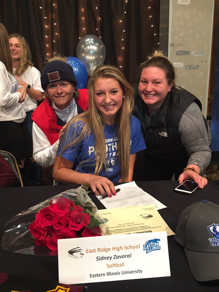 SidneyZavoral21's tweet photo. I had a goal, and I worked my butt off to achieve it, but it was well worth it. I am finally officially a Panther💙🐾Thank you to everyone who has helped me along the way💕 Can not wait to further my education, and play ball next year at Eastern Illinois University💙🥎 GO BLUE💙 https://t.co/ydTQcmFBpK