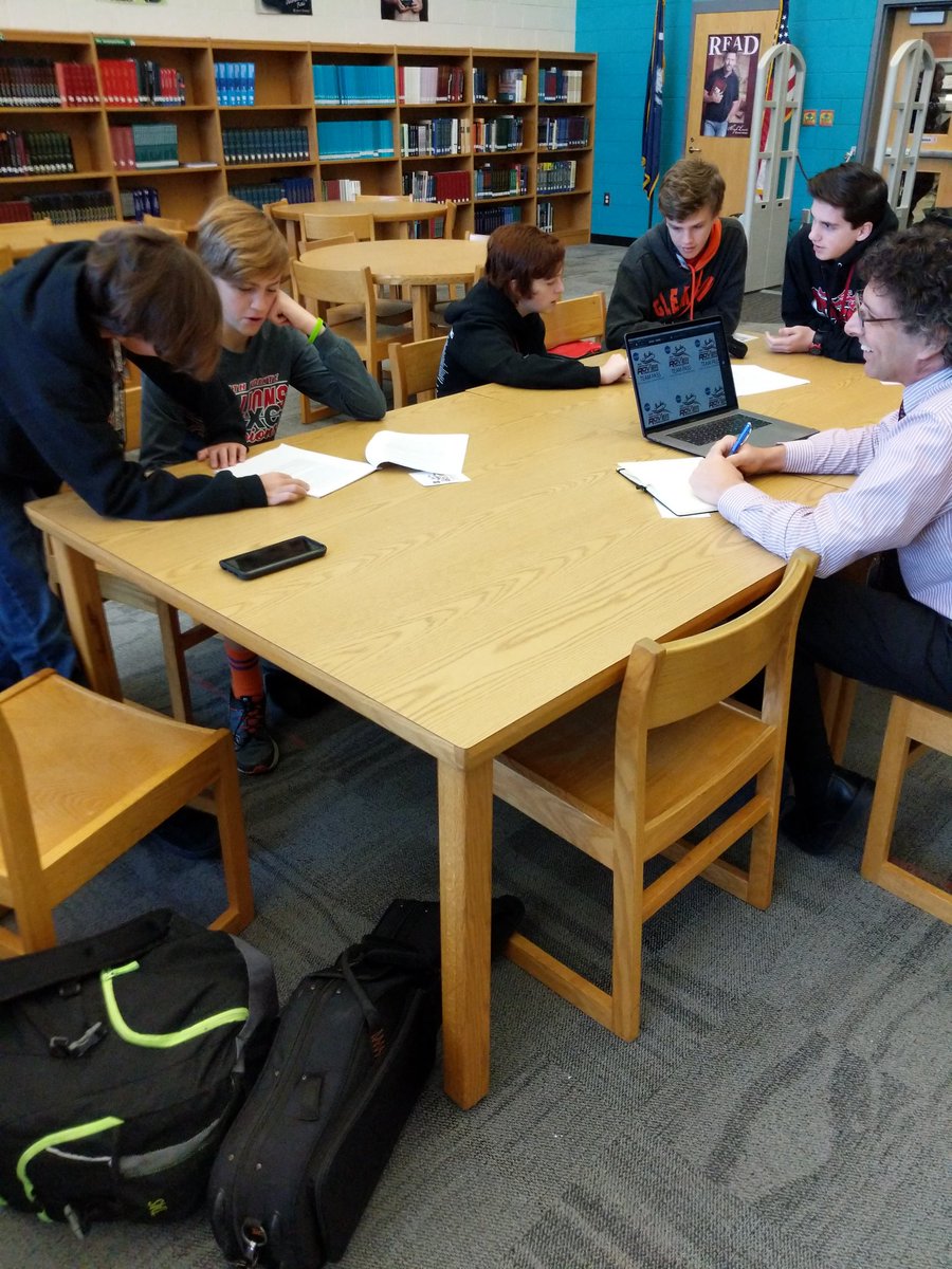 consalvi_david's tweet image. First official meeting of South Pointe&apos;s NASA Mars Rover Challenge team. Looking forward to mentoring these 10  innovators as they design their rover. @SPHSstallions #RHSDLibraries #RHSDSTEAMworks #ThankfulForSchoolLibraries