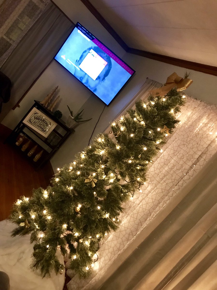 fieldtay's tweet photo. 36 days til Christmas ❤️ https://t.co/yv6fSf0EsN