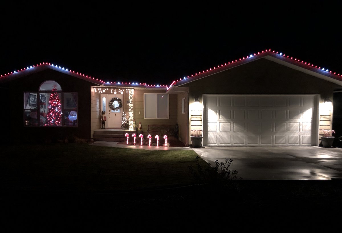 MrHlow's tweet photo. The Harlow's are getting #UltraLit @MrDuganator @Leximus28! 🤣🎄🎅 #MerryChristmas #HappyHolidays https://t.co/HbTSYwi6tJ