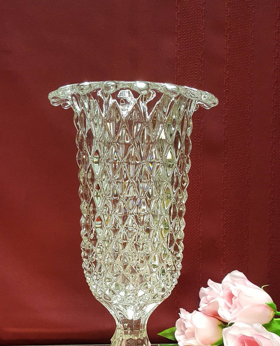 Lyn_Bluefish901's tweet image. Victorian Celery Vase, EAPG Antique 1880s New England Glass, Rolled Rim Sawtooth Pattern, Elegant Dining Buffet Centerpiece, TV Movie Prop etsy.me/2BT02G0 #Etsy #AmazingFunVintage #SawtoothPattern