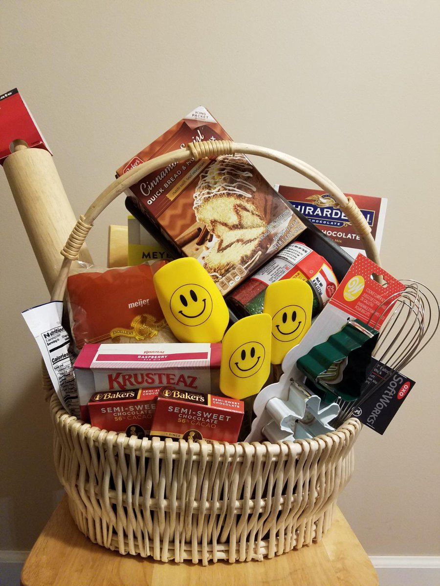CometWBB's tweet image. Who wants this?  It is the Girls Basketball Give Away basket.  Come out tomorrow night to the Meet the Comets event and enter to win!!  Join ALL the winter sports teams in this FREE and FUN event. Doors open at 6:00pm, event starts at 6:30, at the high school gym.