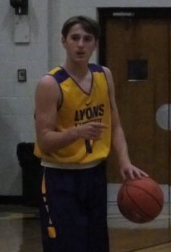 Coast2CoastPrep's tweet photo. In his first varsity basketball action, 7th grader (2024) Travis Perry plays for Lyon County High School in Kentucky. Playing against kids 5-6 grades ahead was no issue tonight in his first scrimmage he dropped 32 points in three quarters against Ballard Memorial https://t.co/vB0izRXjfv