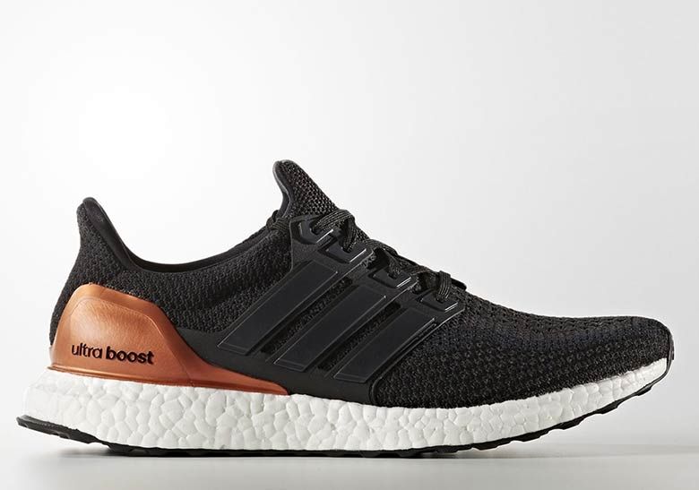 SneakerNews's tweet photo. Rock one, stock one, flip one — adidas Ultra Boost "Medal" pack edition 
https://t.co/5gjes5ulWC https://t.co/XtLLP4fh5V