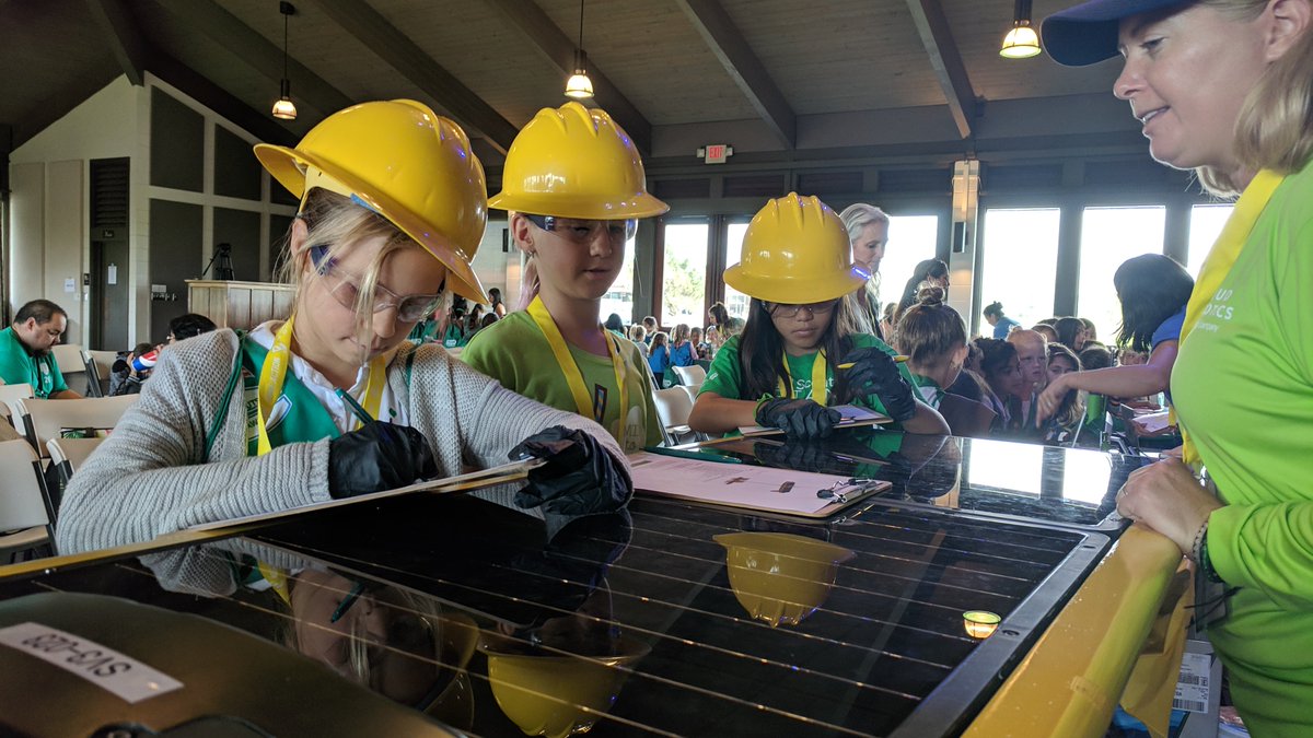 LiquidRobotics's tweet photo. Thank you, Jenny Hauser and Billy Middleton for organizing and spending the day with big island girl scouts working on Wave Gliders.
#STEM #WaveGliders #GirlScouts #bigislandhawaii https://t.co/UYOxrUxHI3