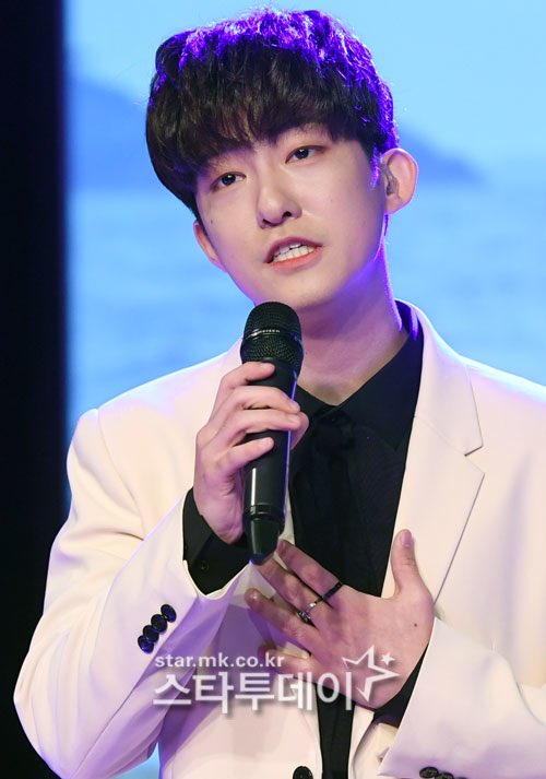 CrushOnVOISPER's tweet photo. 181120 First Full Album (Wishes) Showcase
Cr: MK Star Today
#๋ณด์ด์คํผ #VOISPER #Wishes #Goodbye_to_Goodbye #์ ๋๊ด #์ ๊ดํธ #๊น๊ฐ์ฐ #๋ฏผ์ถฉ๊ธฐ #Kwangho #Daegwang #Kangsan #Chunggi https://t.co/B5mTzVDm9f