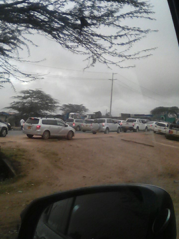 TERRIBLE traffic from Syokimau through Gateway Mall (overlappers paradise) all the way to Cabanas #NairobiTraffic 
<a href="/Ma3Route/">Ma3Route</a> <a href="/KenyanTraffic/">KenyanTraffic</a> <a href="/CapitalFMKenya/">Capital FM Kenya</a>
