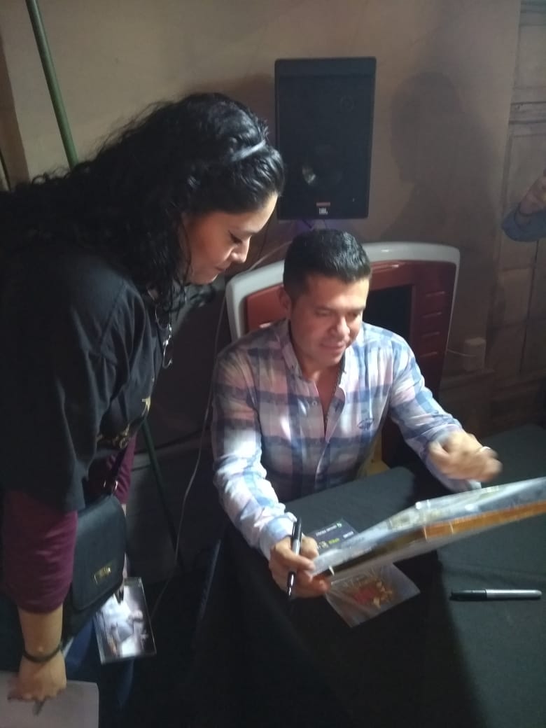 Veronic54345111's tweet photo. Espero que este día que acaba este lleno de puras cosas buenas felicidades señor un gusto darle su regalo adelantado espero le haya gustado.
Att. Una fan que lo quiere con el alma @j_medina37 https://t.co/eNWZnA5WLW