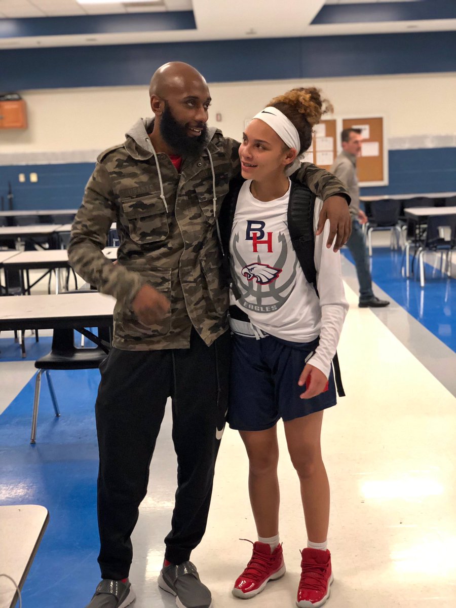 GrindHouseBB's tweet photo. They will never understand but it’s nothing to explain @mrsmac0606 . Great game tonight. WE LAID THE BLUEPRINT FOR A LOT OF PPL BUT THEY WON’T EVER GIVE US THE CREDIT. TRUE GAME CHANGERS #LilBullet #GrindHouseBasketball #iTrainWithMarcusWalker https://t.co/0OSSVSqoHT
